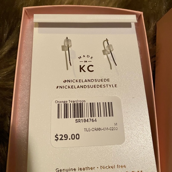 Coral Nickel & Suede teardrop leather earrings - Picture 3 of 3